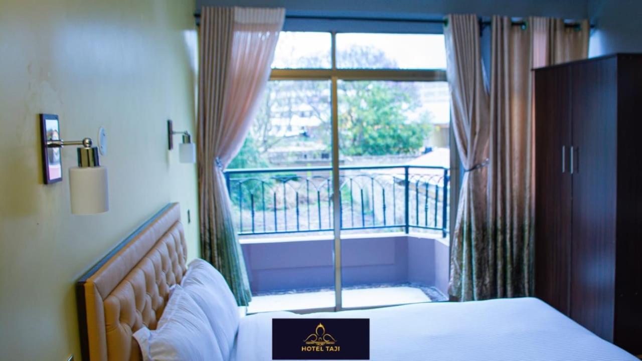Hotel Taji Нанюки Екстериор снимка