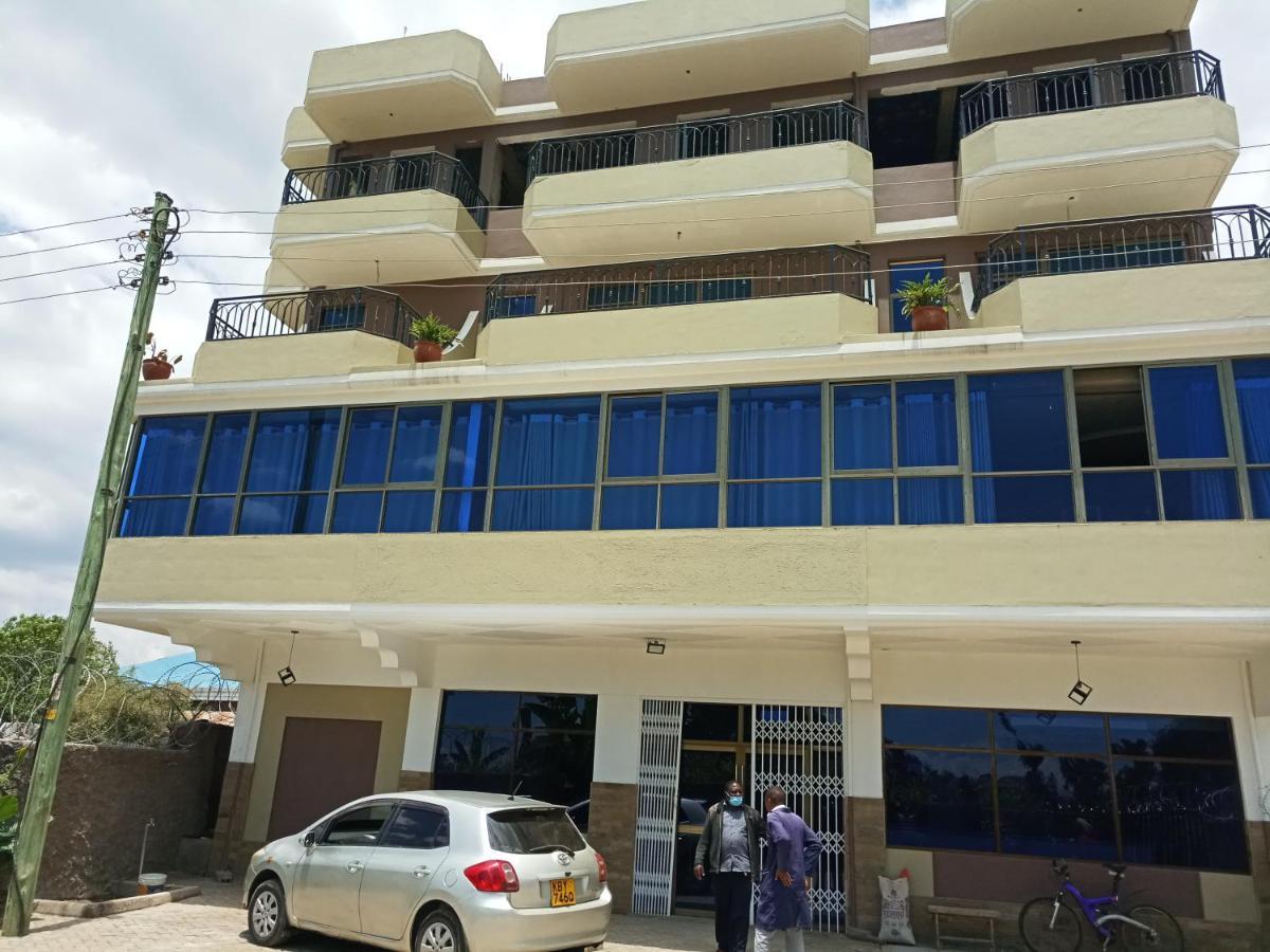 Hotel Taji Нанюки Екстериор снимка