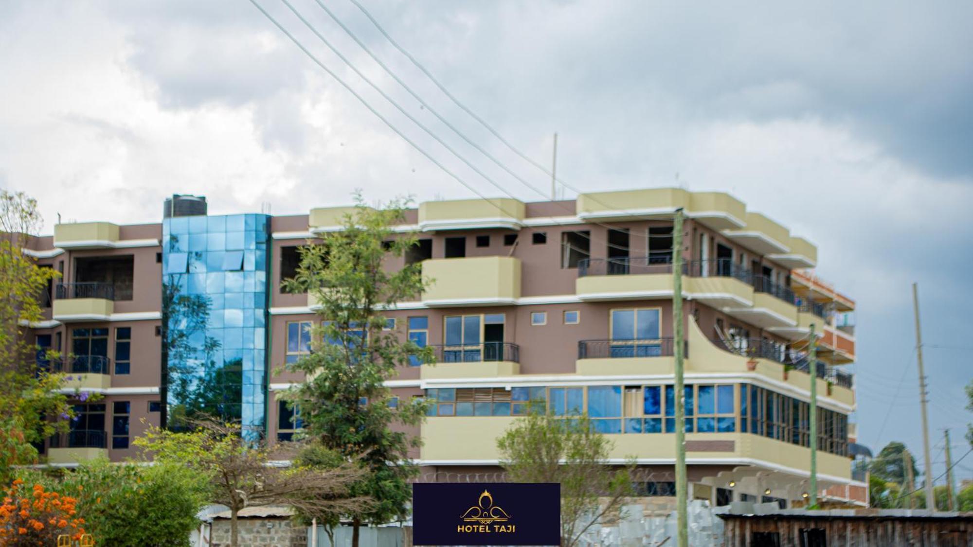 Hotel Taji Нанюки Екстериор снимка