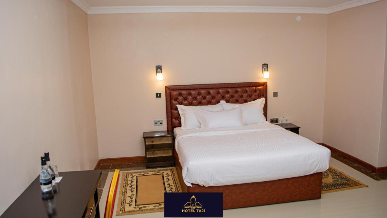 Hotel Taji Нанюки Екстериор снимка