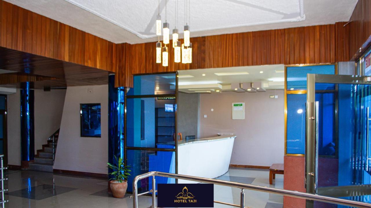 Hotel Taji Нанюки Екстериор снимка