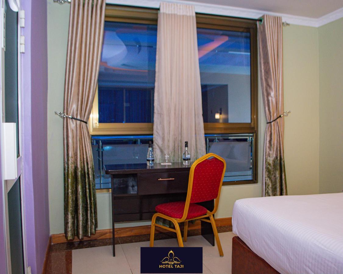 Hotel Taji Нанюки Екстериор снимка