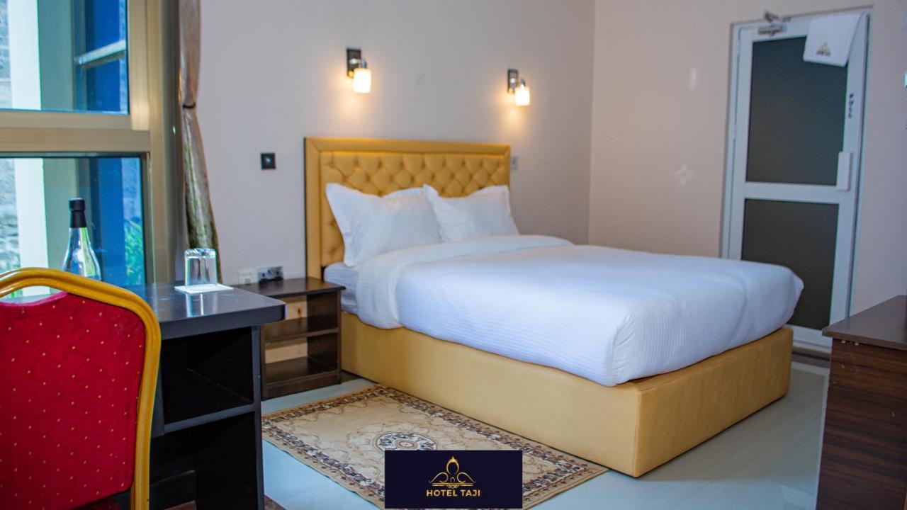 Hotel Taji Нанюки Екстериор снимка