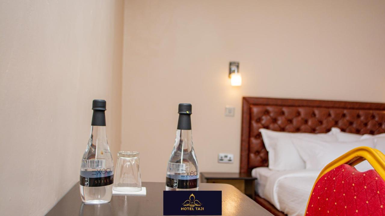 Hotel Taji Нанюки Екстериор снимка