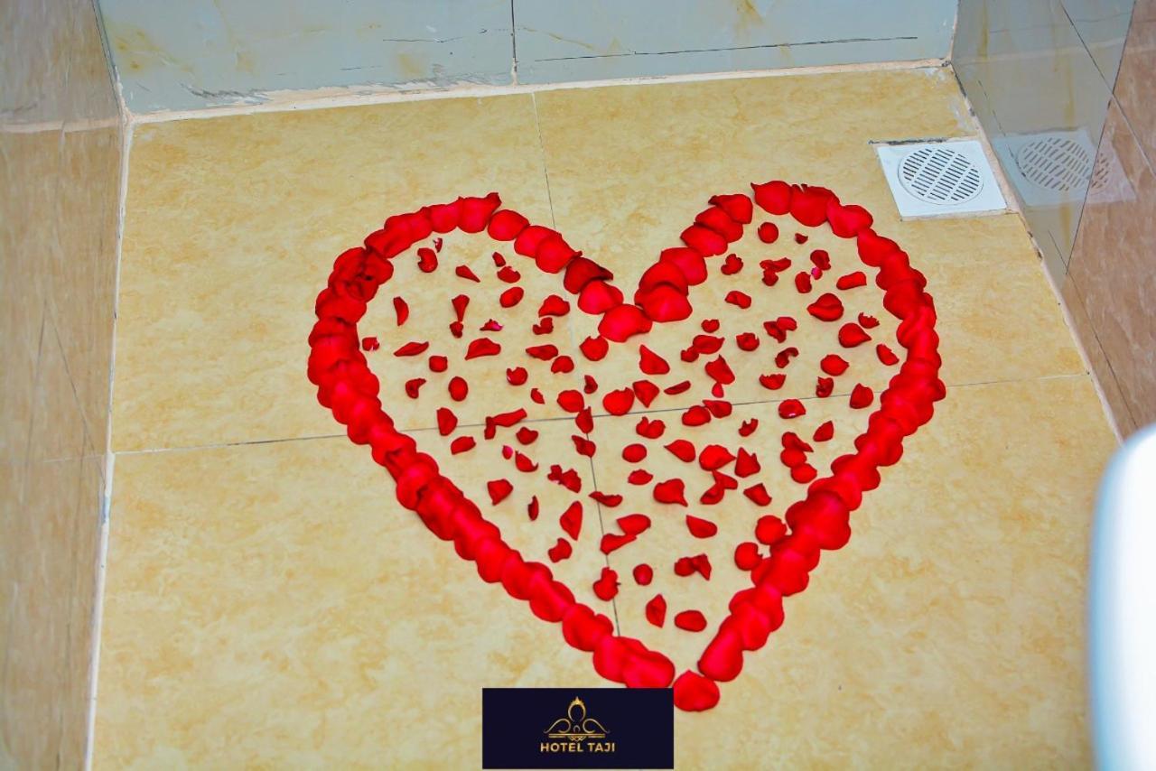 Hotel Taji Нанюки Екстериор снимка