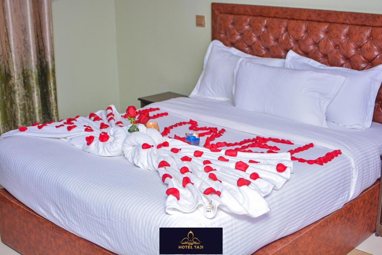 Hotel Taji Нанюки Екстериор снимка