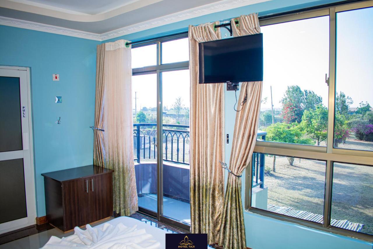 Hotel Taji Нанюки Екстериор снимка