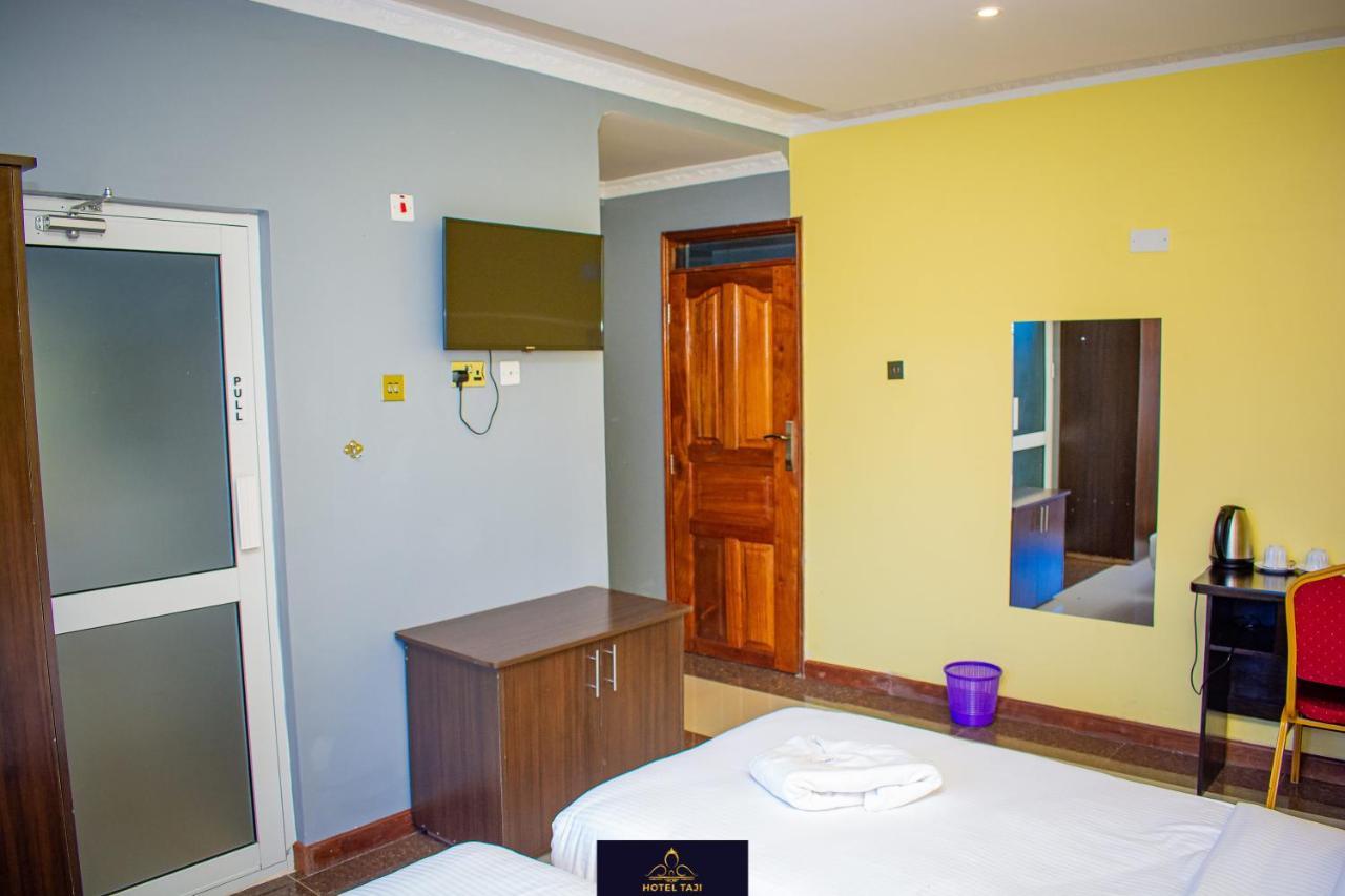 Hotel Taji Нанюки Екстериор снимка