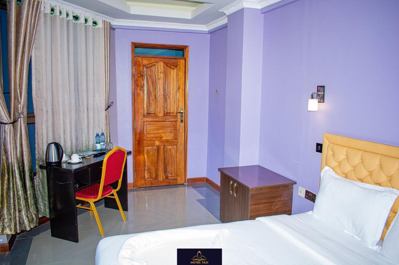 Hotel Taji Нанюки Екстериор снимка