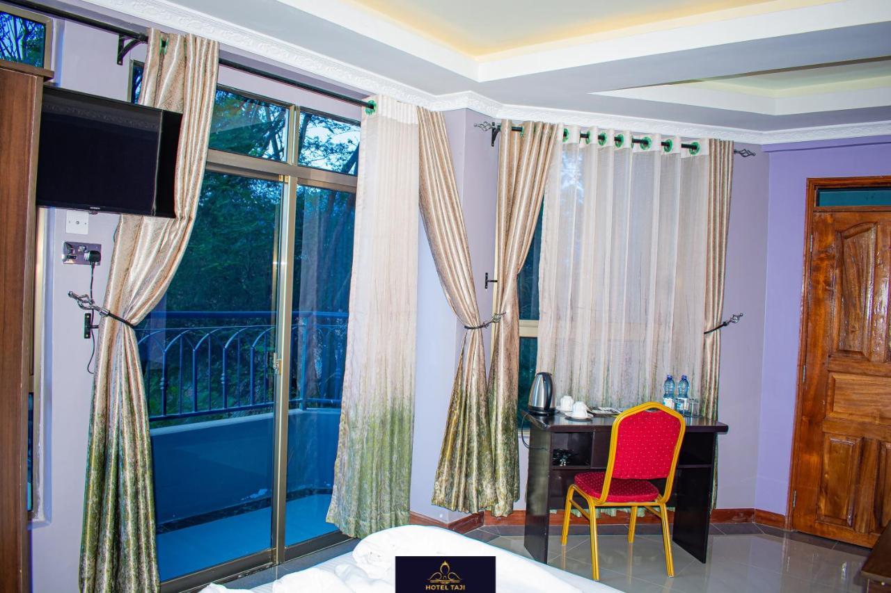 Hotel Taji Нанюки Екстериор снимка